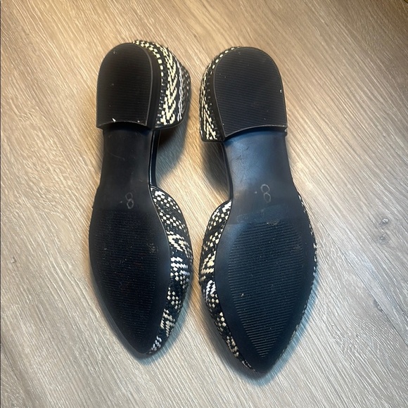 Isaac Mizrahi Black and White Geometric Flats size 6 ❤️‍🔥 - Picture 2 of 4